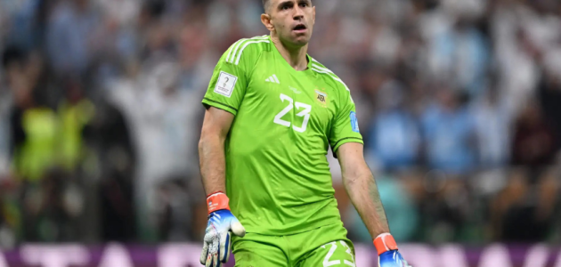 مارتينيز عُرض على تشيلسي مقابل 45 مليون.. لكن رغبته مانشستر يونايتد